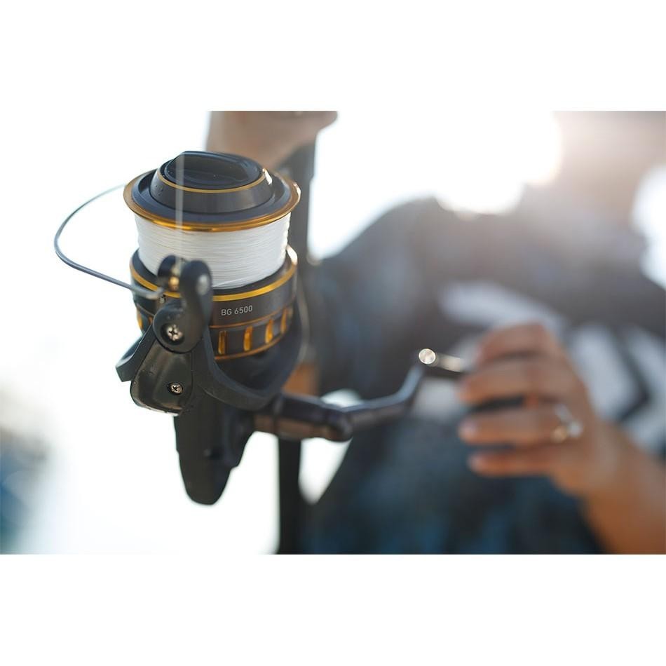 Daiwa BG Spinning Reel (Sizes: 2000 3000 4000) Heavy Duty Salt Water Play 2016 Model