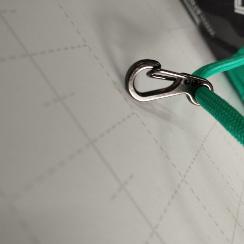 Mini Metal Snap Carabiner - Spring Loaded / Fits up to 550 Paracord Cord Buckle / Backpack Snap - Hook - Keychain