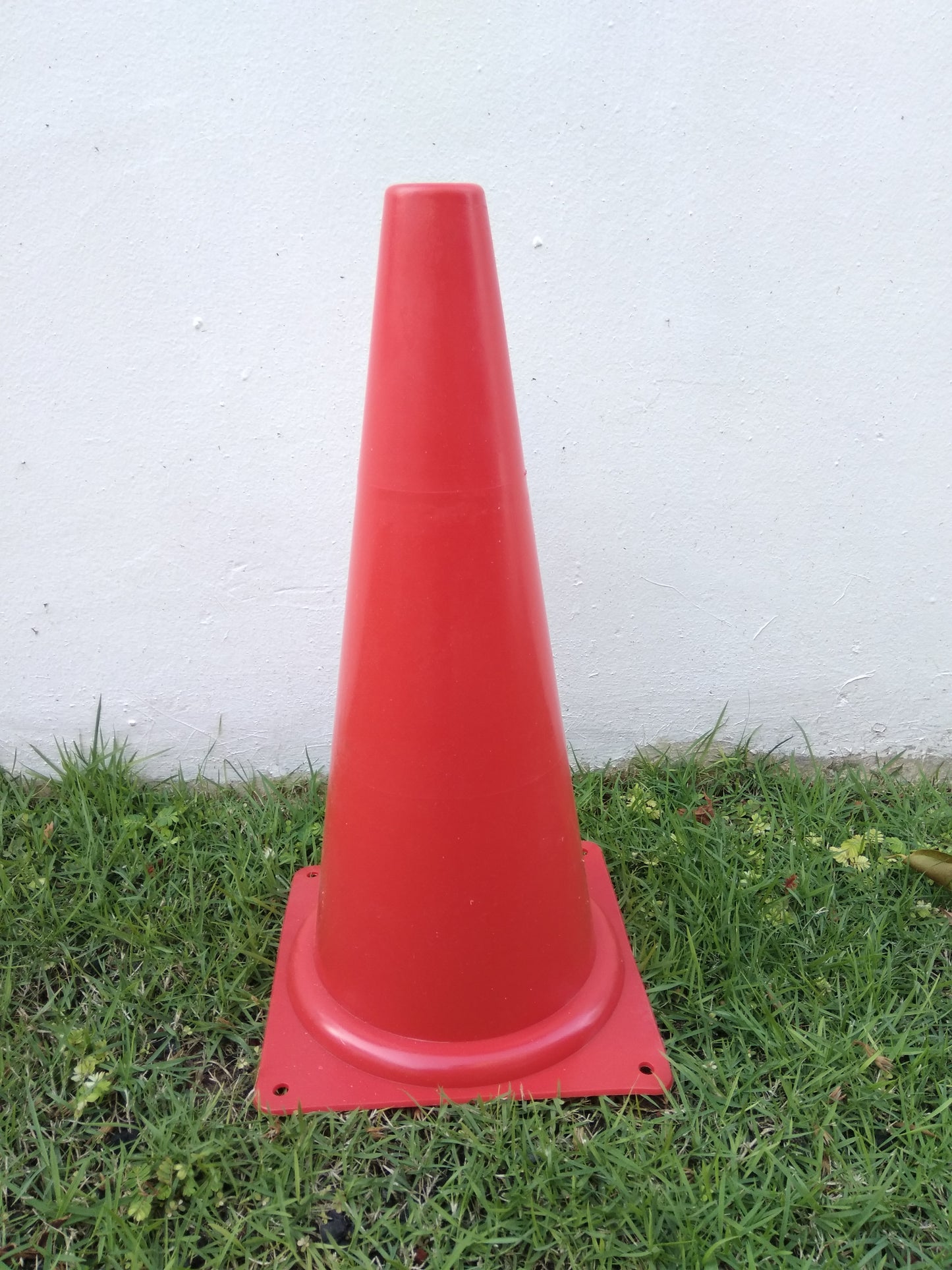 Plastic Cone 9in/23cm